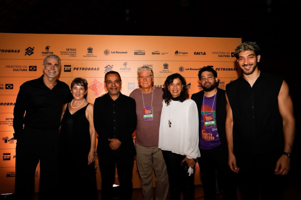 A presença de atores, diretores e produtores de diferentes regiões do país reforça a proposta do festival de aproximar as cinematografias e incentivar futuras coproduções | Foto: Divulgação Oficial/Fotografando Bonito