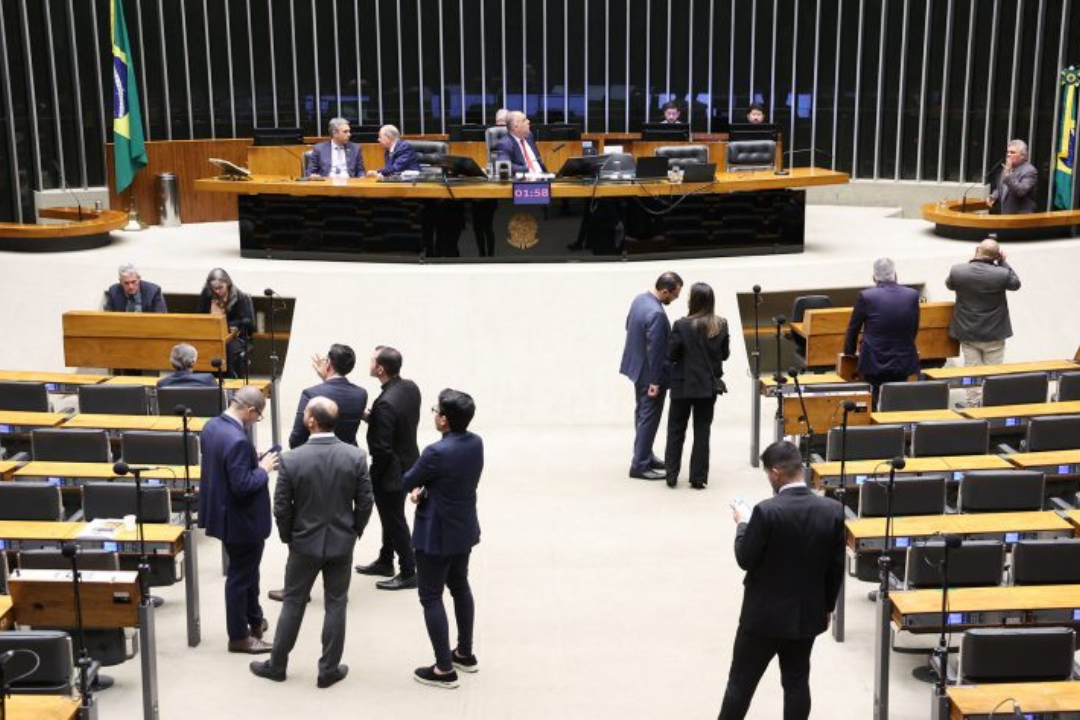 Câmara aprova MP de R$ 10 bilhões para baratear o diesel