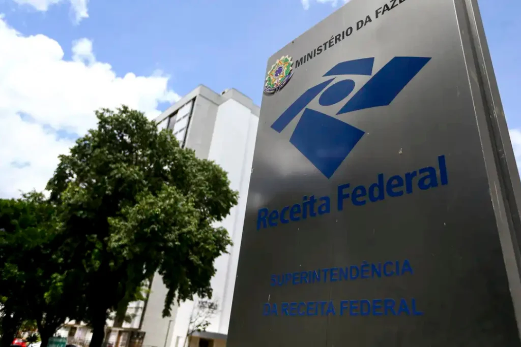 Receita Federal libera consulta ao cashback do Imposto de Renda nesta quarta-feira; mais de 3,5 milhões de contribuintes poderão receber até R$ 1 mil a partir de 15 de julho | Foto: Reprodução/ Marcelo Camargo/Agência Brasil