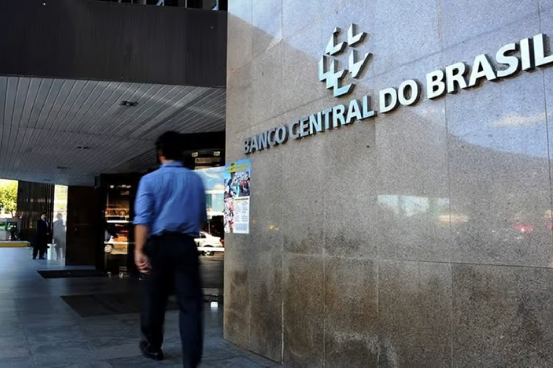 Governo autoriza concursos do Banco Central e Receita Federal com 316 vagas