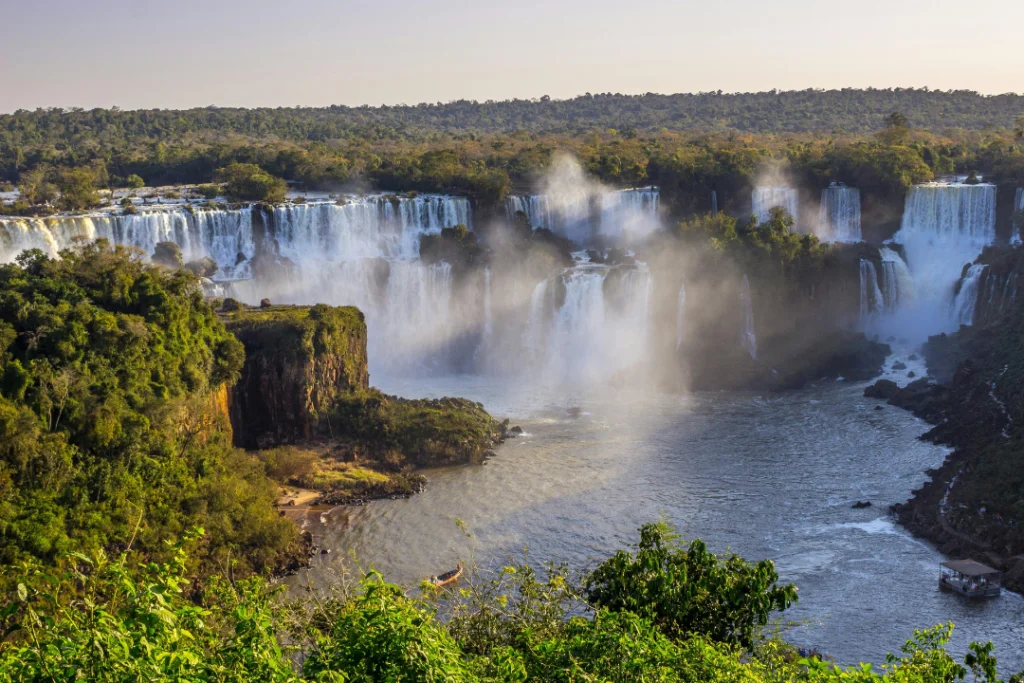 Brasil é o 2º destino mais buscado das Américas por turistas estrangeiros