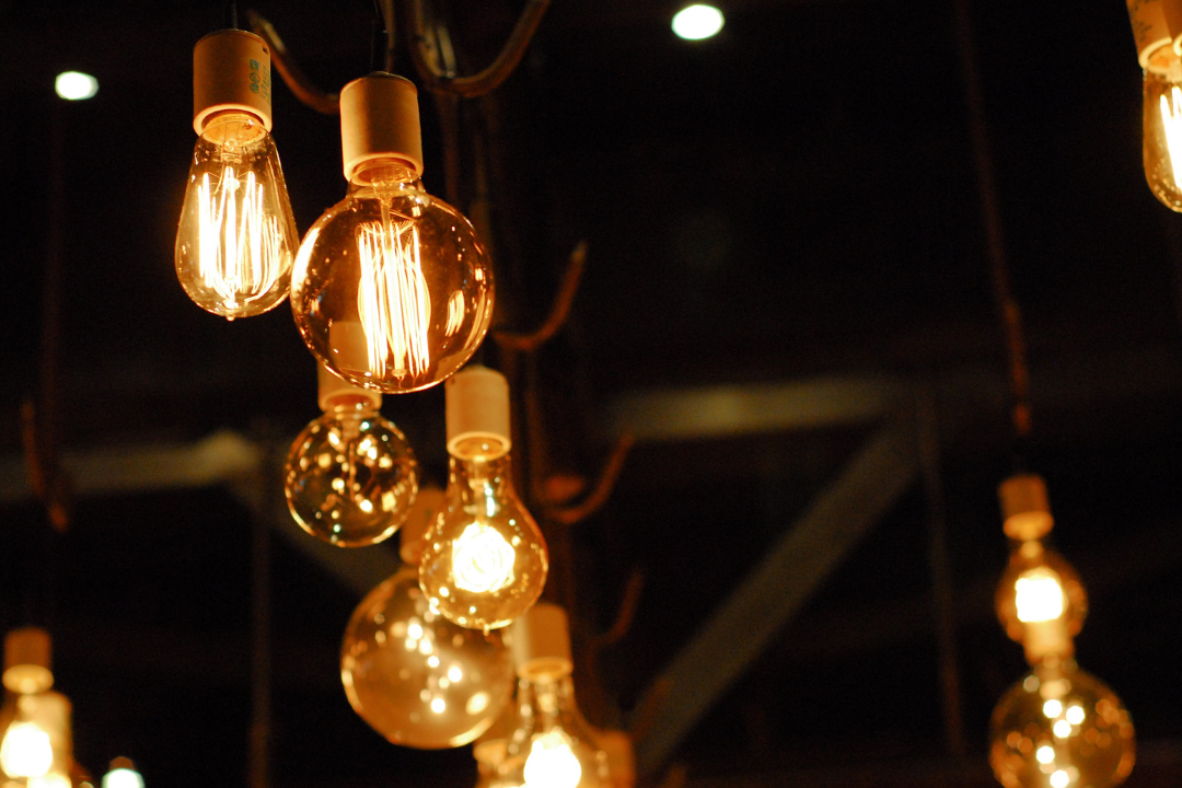 Conta de luz segue mais cara em agosto; veja quanto será cobrado a mais