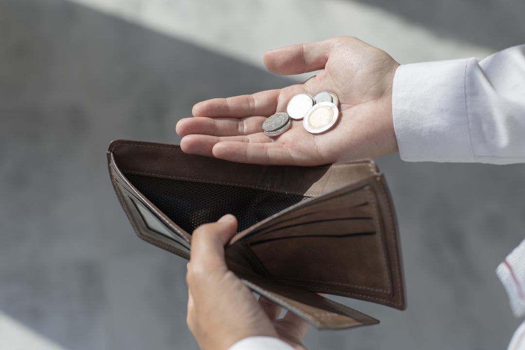 53% dos trabalhadores terminam o mês sem dinheiro, diz Serasa