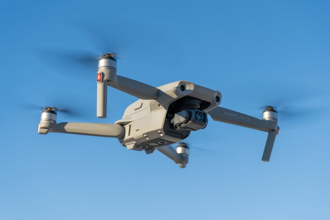 Trump anuncia tarifas de até 100% sobre drones nos EUA