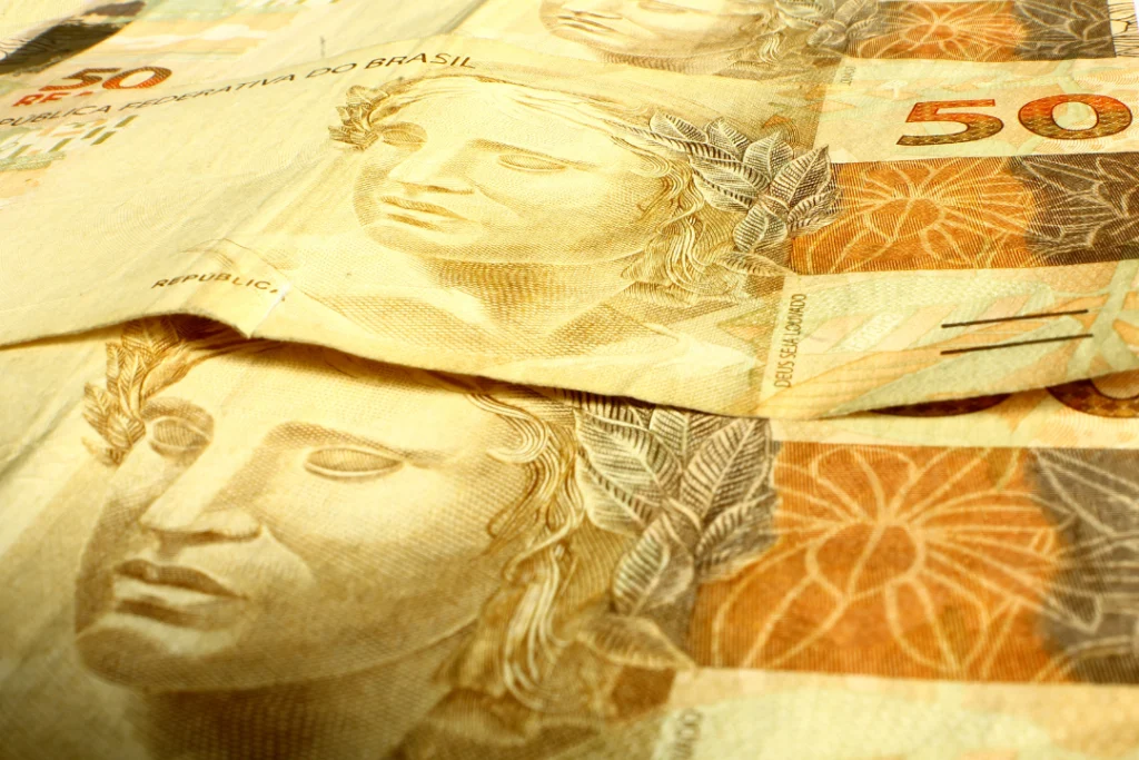 Salário mínimo pode chegar a R$ 1.741 em 2027; veja o que muda