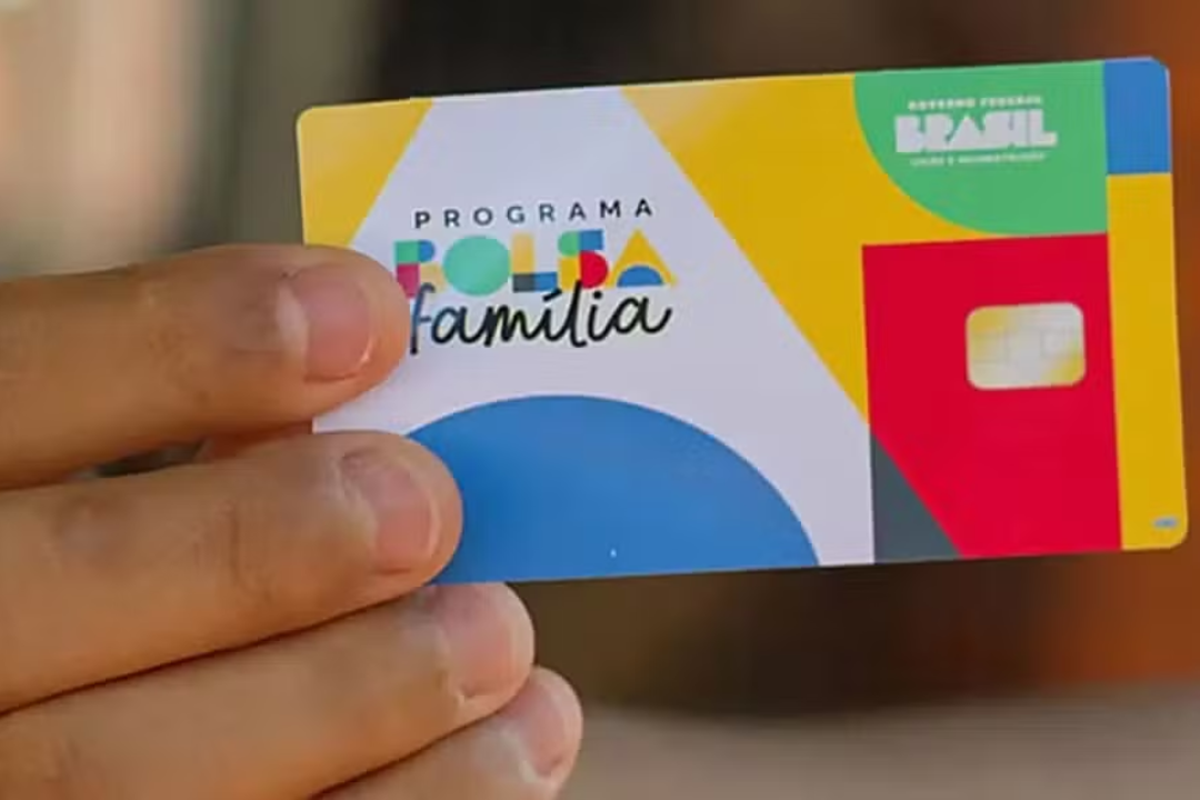 Bolsa Família sobe para R$ 691 e gera disputa na Justiça