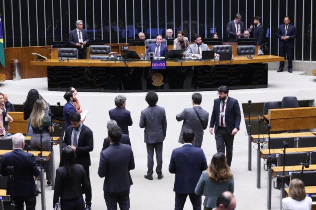 O que um candidato pode prometer nas eleições? Veja como identificar propostas possíveis