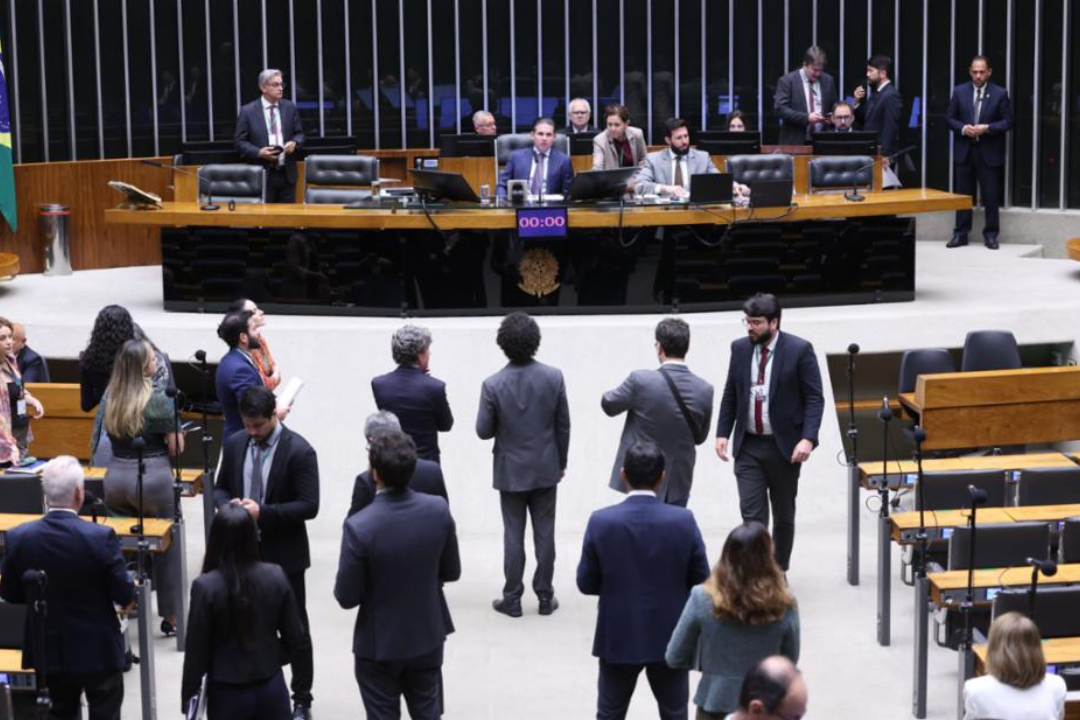 O que um candidato pode prometer nas eleições? Veja como identificar propostas possíveis