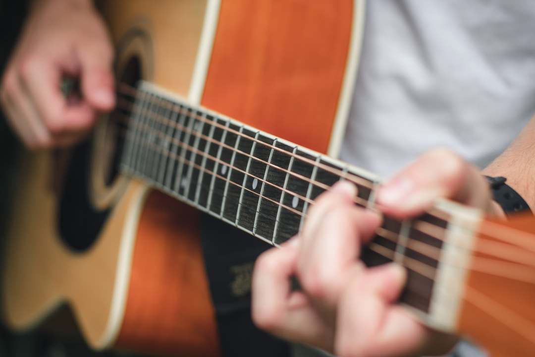 Jingle de campanha: candidato pode usar música famosa?