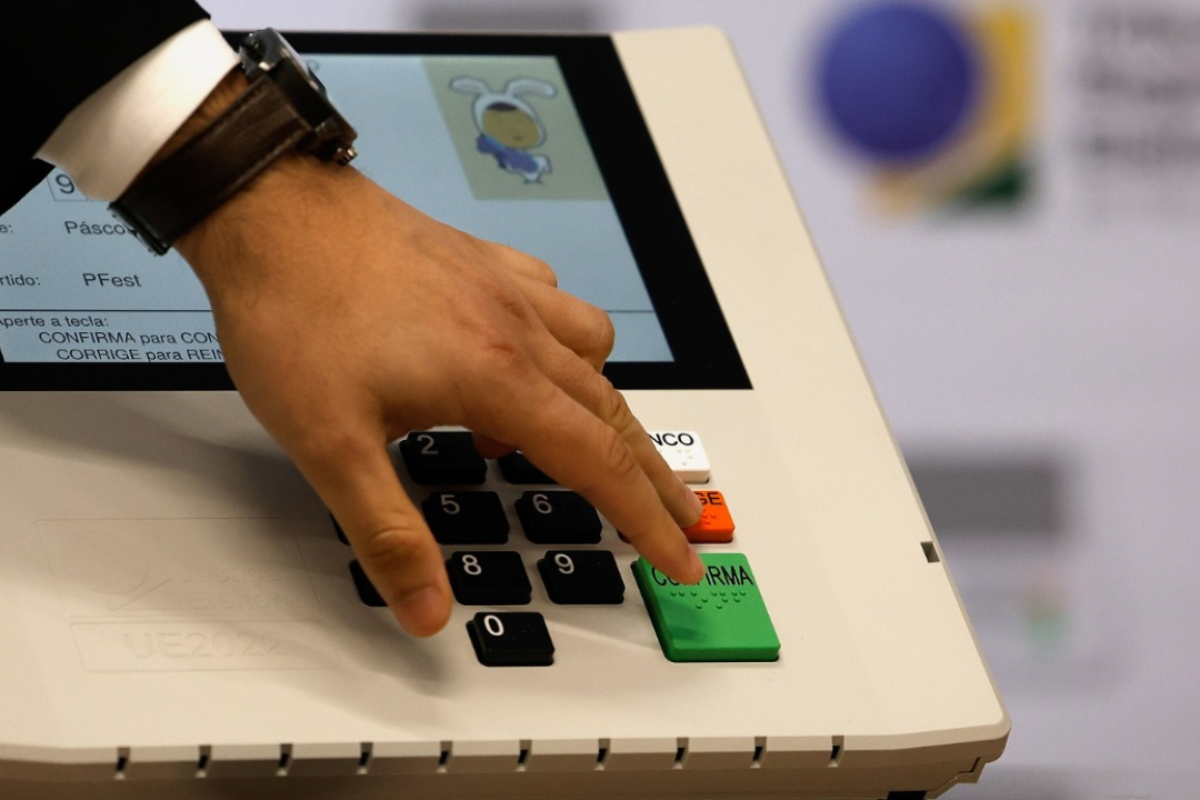 Como funciona o voto para presidente, governador e senador?